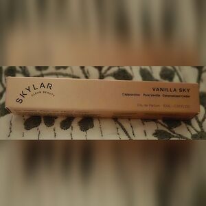 New In Box Skylar Vanilla Sky Eau de Parfum - Cream